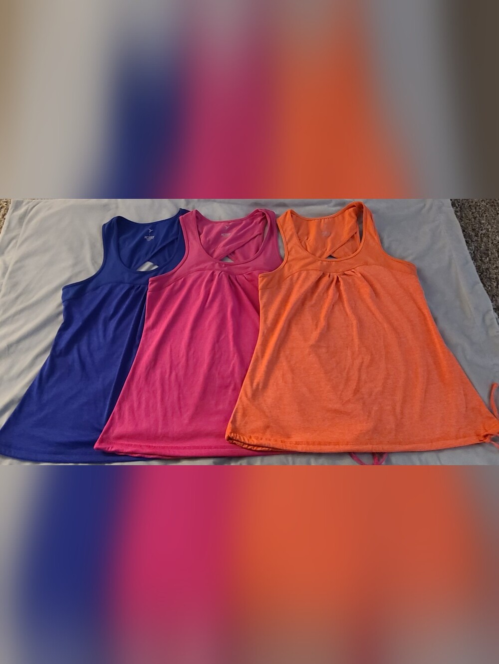 Old Navy Active Racerback Tank Top Bundle 3-Pack Size Small 💌 Open to Offers - Picture 2 of 12